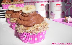 Cupcakes De Banana Y Nueces Con Glaseado De Chocolate Con Leche (milk Chocolate Mousse Frosting)
