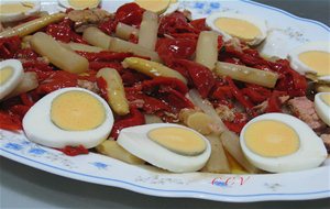 Ensalada De Espárragos Con Pimientos Del Piquillo
