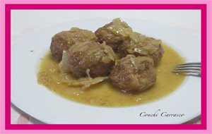 Albondigas Con Salsa De Cebolla
