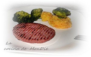 Hamburguesa Con Puré Y Brocoli Al Vapor
