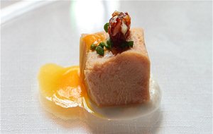 ¡bocado De Dios! Con Foie Micuit Y Macadamia Crujiente