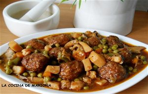 Mandonguilles Amb Sípia O Albóndigas Con Jibia