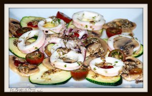 Ensalada De Calamares , Champiñones Y Calabacín 
