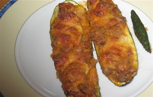 Calabacines Rellenos De Setas Y Longaniza
