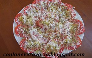 Carpaccio De Tomate, Parmesano Y Orégano.
