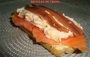 Tosta De Ensaladilla Y Salmón Ahumado
