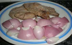 Chuletas Con Guarnición De Cebolla Morada
	  	
	