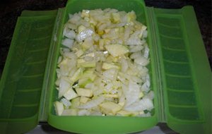 Tortilla De Calabacin Y Cebolla En Lekue