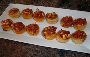 Mini Volovanes De Sobrasada, Piñones Y Miel