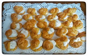 Profiteroles De Crema O Nata
