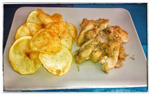 Pollo Al Romero Con Patatas Chips
