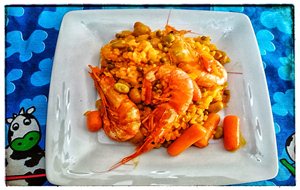 Paella De Verduras Y Gambon
