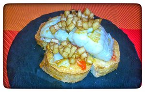 Tapita, Tosta De Bacalao Con Vinagreta De Manzana
