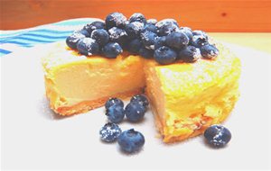 Tarta De Queso Cremosa (con Arándanos Por Encima, Que Queda Bonito. Y Además Están Ricos)
