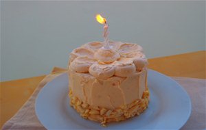 Mi Primer Cumpleblog. Y Una Tarta De Turrón Y Almendra Para Celebrarlo.
