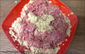 Albóndigas Con Tomate Y Sorpresa De Queso.
