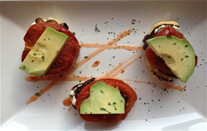 Pincho De Aguacate Tomate Y Pan Tostado 
