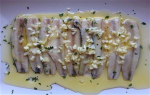 Anchoas En Aceite De Oliva Y Ajo
