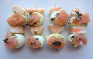 Pincho De Huevo De Codorniz Y Salmon Ahumado
