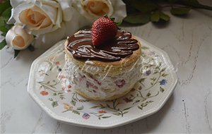 Tarta Individual De Fresas Y Nata
