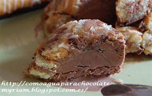 Tarta De Bracitos  Con Helado De Chocolate.
