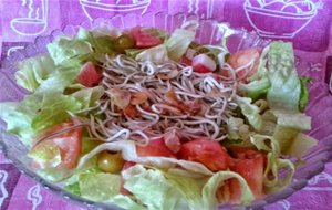 Ensalada De Gulas Picantes
