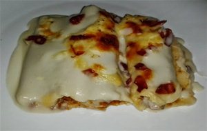 Canelones A La Boloñesa Con Jamón Y Queso
