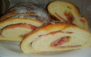 Pan Relleno Con Jamón Y Queso
