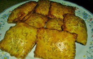 Empanadillas de hojaldre de bonito