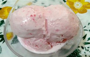 Helado De Cerezas En Almíbar
