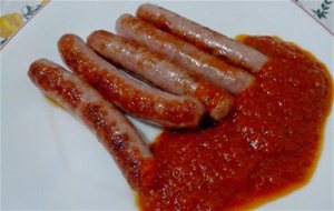 Salchichas Al Vino Con Salsa De Tomate
