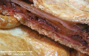 Empanada De Jamón, Queso Y Dátiles
