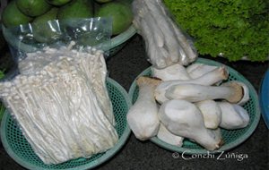 Sopa De Fideos De Arroz Con Setas
