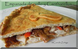 Empanada De Pollo Y Cantharellus Cibarius
