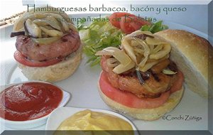 Hamburguesas Barbacoa, Bacón Y Queso Acompañadas De Boletus
