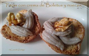 Tejas Con Crema De Boletus Y Nueces.
