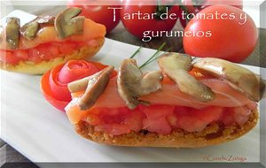 Tartar De Tomates, Salmón  Y Gurumelos Confitados
