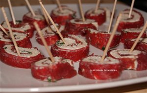 Brocheta De Carpaccio Con Cebollino
