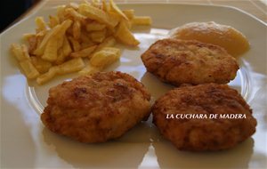 Filetes Rusos Con Compota De Manzana Y Papas Fritas
