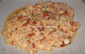 Revuelto De Tomate, Queso Y Pechuga De Pavo
