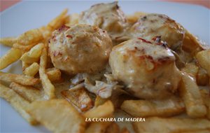 Albóndigas Con Níscalos En Salsa De Brandy Y Azafrán
