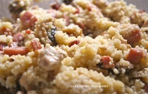 Cuscus Con Pollo, Champiñones Y Jamones
