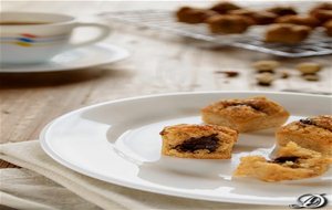 Mini Financiers De Avellanas Con Ganache De Chocolate Y Yuzu
