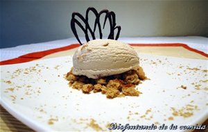 Helado De Té De Coco, Vainilla Y Granos De Cacao Con Trozos De Speculoos
