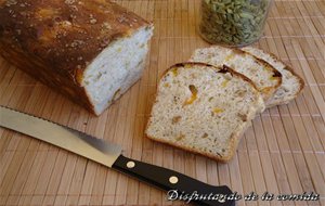 Pan De Molde Con Kumquats, Nueces Y Cardamomo
