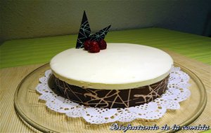 Tarta De Mousse De Chocolate Blanco Con Cremoso De Frambuesa
