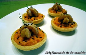 Tartaletas De Gambas Marinadas Sobre Puré De Zanahoria
