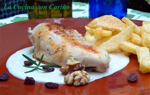 Pechugas De Pollo Con Salsa De Queso Y Nueces
