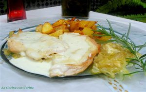 Filetes De Pollo Al Horno Con Salsa De Queso Azul Y Pimienta Verde
