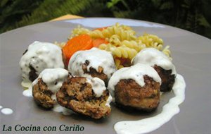 Albóndigas Francesas Con Salsa De Roquefort
